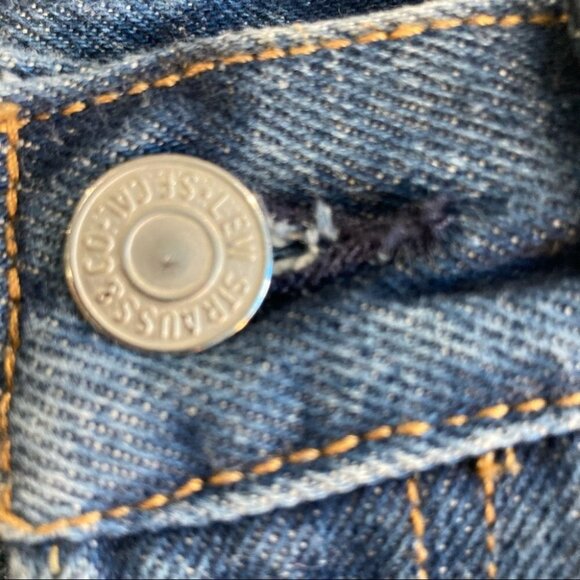 LEVI’S 501 Sz 26 Distressed Button Fly Premium Denim Jean Shorts - Picture 4 of 10